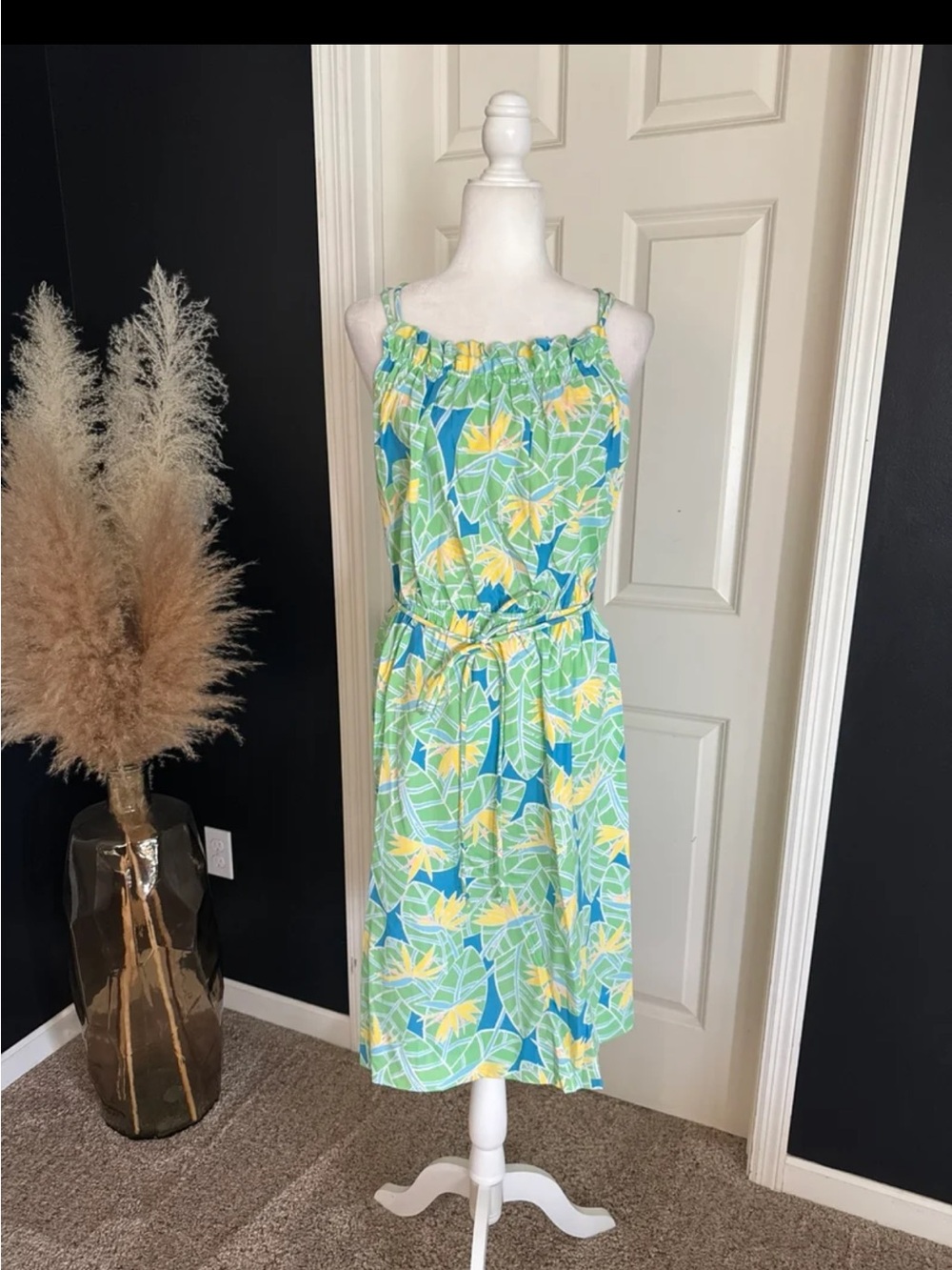 Vintage Lilly Pulitzer “The Lilly” 70’s Vibrant Tropical Print Midi Dress Medium